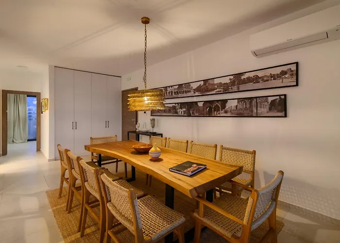 Aquarama Pool - Orion Apartman