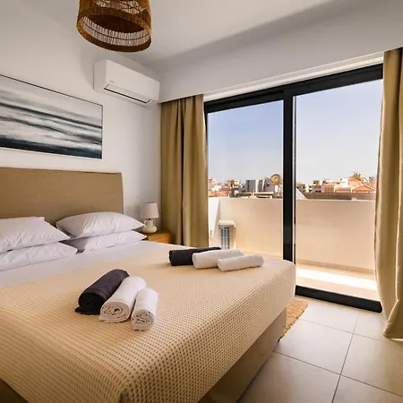 Aquarama Pool - Orion Appartement