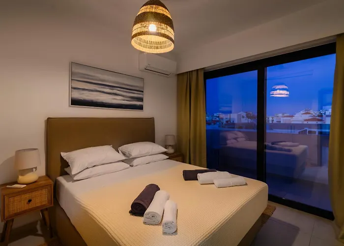 Aquarama Pool - Orion Appartement *